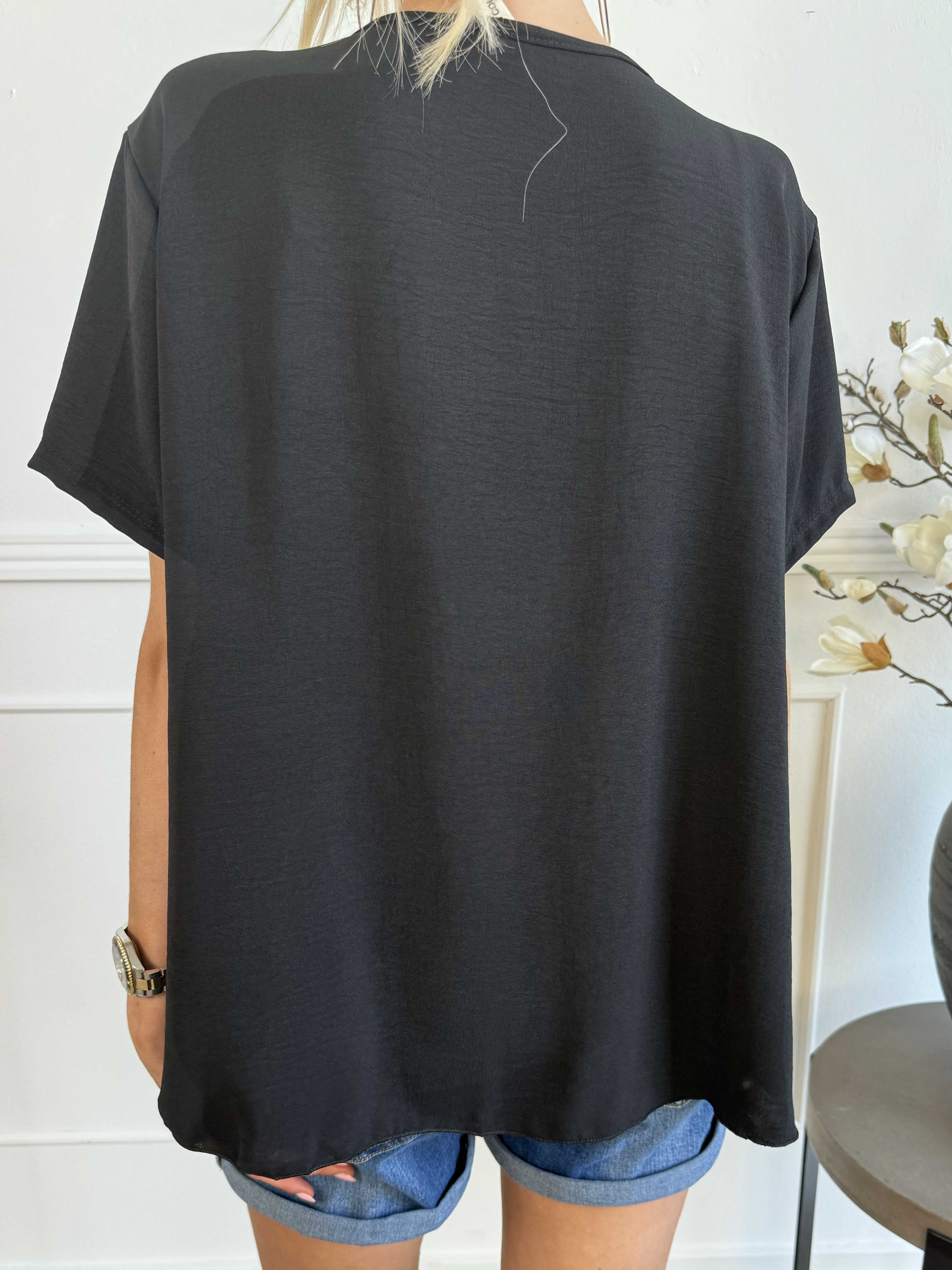 Camilia - Söt plisserad blus med liten ärm